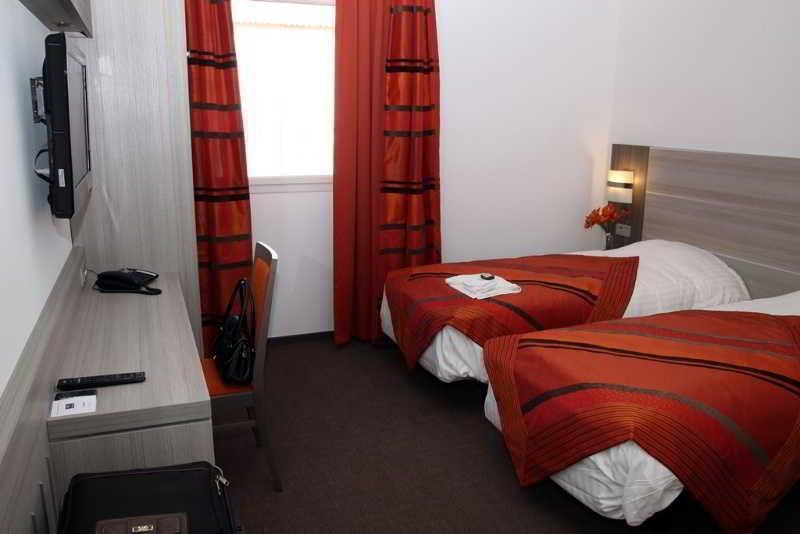 Ibis Styles Marseille Plan De Campagne Hotel Les Pennes-Mirabeau Exterior photo