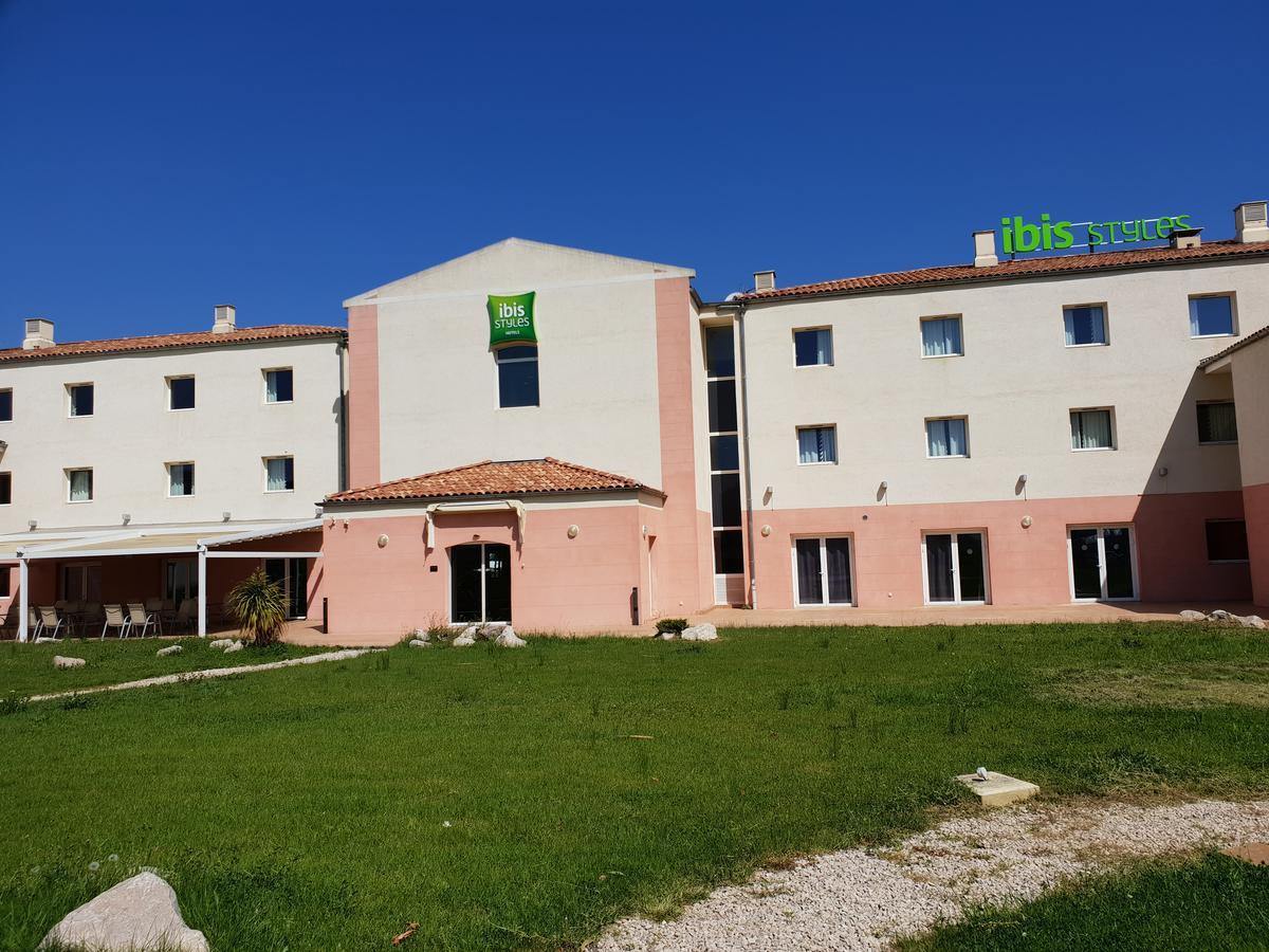 Ibis Styles Marseille Plan De Campagne Hotel Les Pennes-Mirabeau Exterior photo